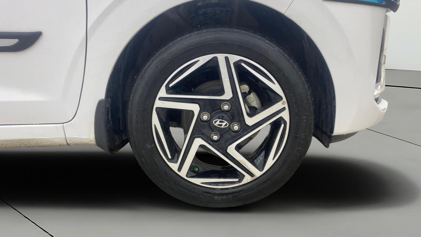 2023 Hyundai GRAND I10 NIOS SPORTZ 1.2 KAPPA VTVT DUAL TONE, Petrol, Manual, 24,438 km, Right Front Wheel