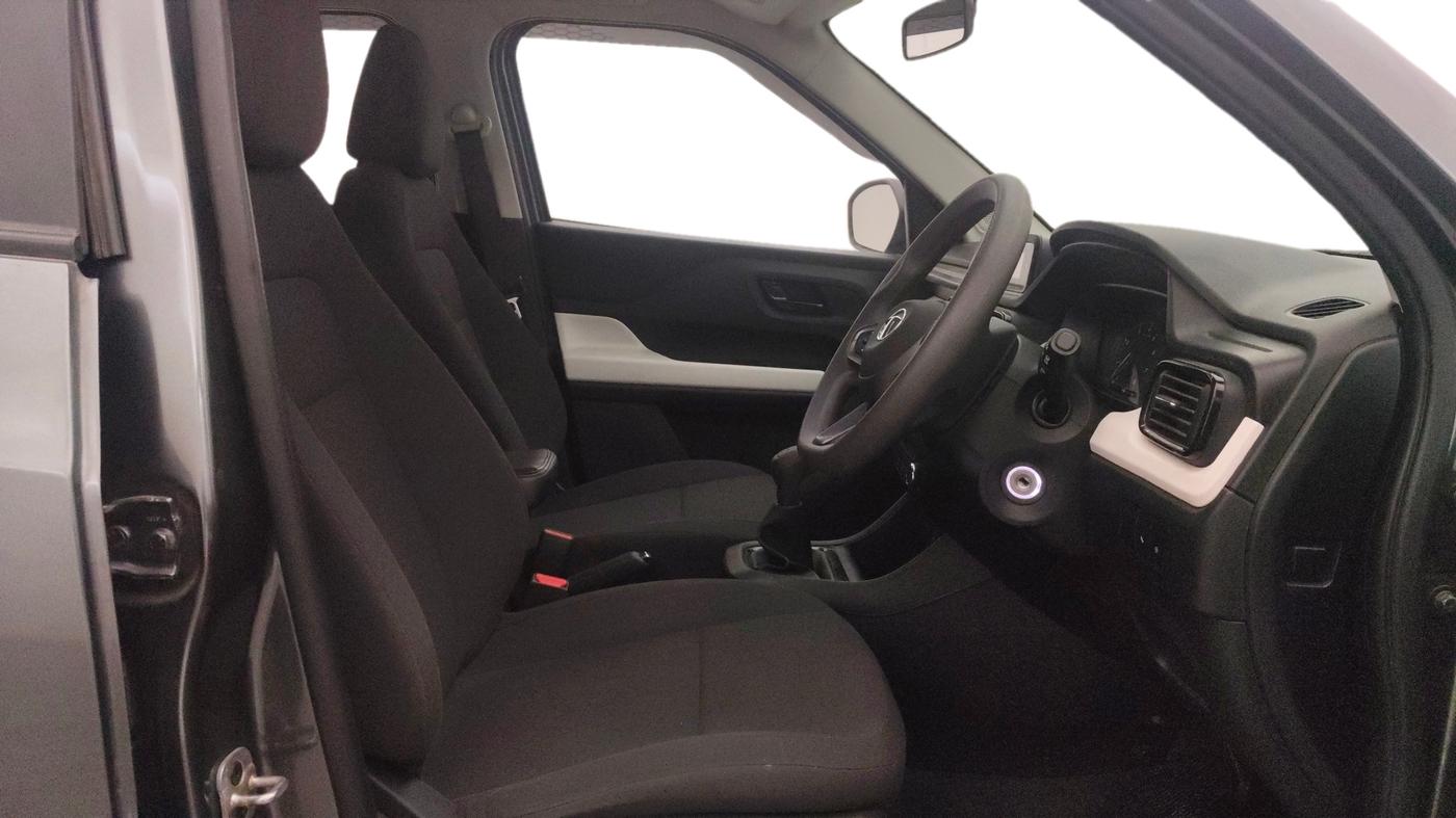 2023 Tata PUNCH PURE MT, Petrol, Manual, 9,111 km, Right Side Front Door Cabin