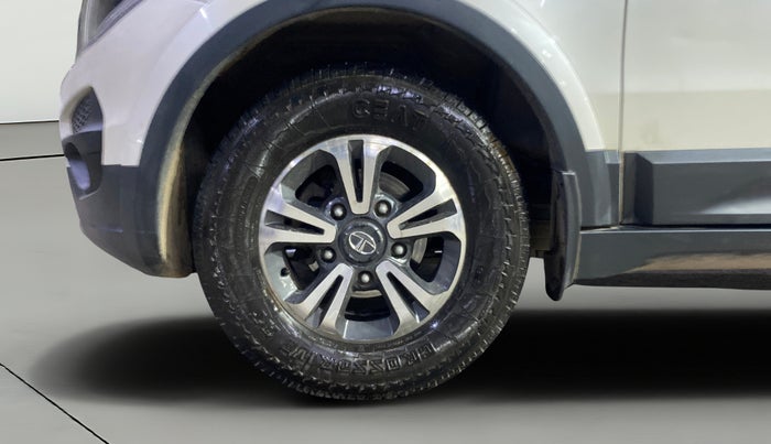 2017 Tata Hexa XMA 4X2 7 STR, Diesel, Automatic, 77,501 km, Left Front Wheel