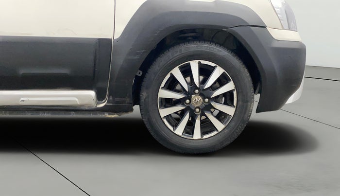 2017 Toyota Etios CROSS 1.4 VD, Diesel, Manual, 1,18,919 km, Right Front Wheel