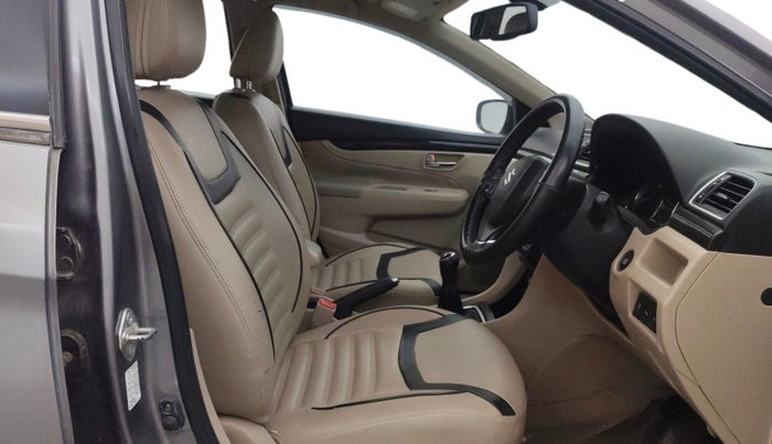 2016 Maruti Ciaz ZDI SHVS, Diesel, Manual, 72,307 km, Right Side Front Door Cabin