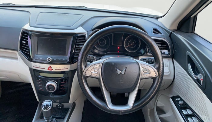 2023 Mahindra XUV300 W8 (O) 1.2 PETROL, Petrol, Manual, 30,905 km, Steering Wheel Close Up