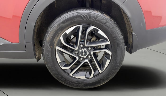 2023 KIA CARENS PRESTIGE PLUS 1.5 PETROL IMT 7 STR, Petrol, Manual, 6,537 km, Left Rear Wheel