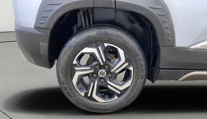 2022 Maruti BREZZA LXI SMART HYBRID, Petrol, Manual, 30,483 km, Right Rear Wheel