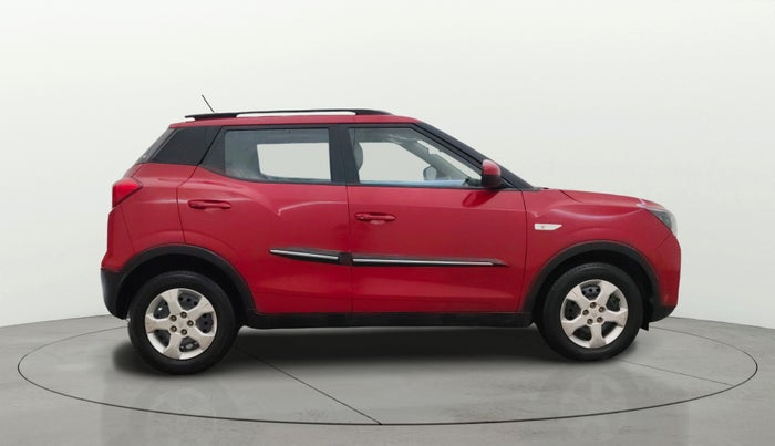 2022 Mahindra XUV300 W6 1.2 PETROL AMT, Petrol, Automatic, 30,959 km, Right Side View