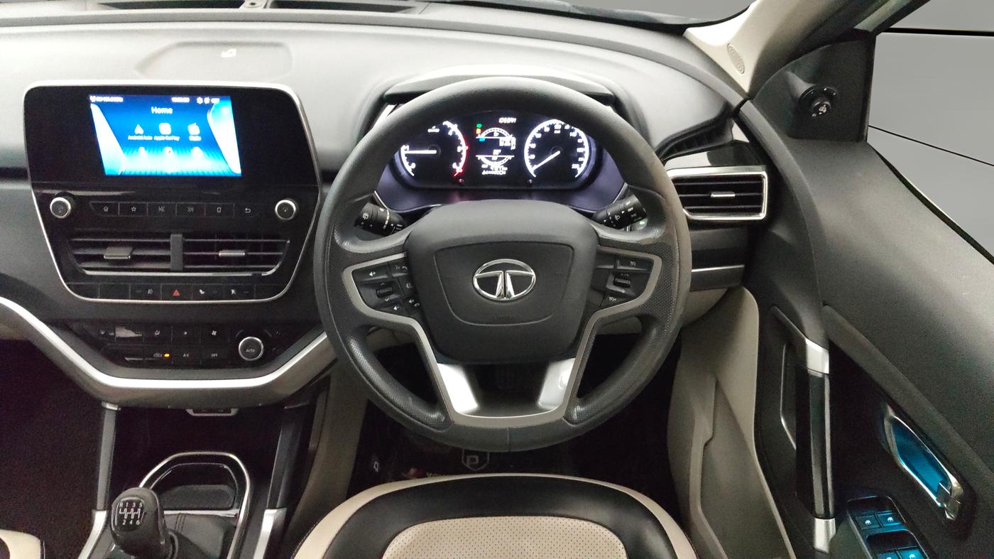 2021 Tata Safari XT PLUS, Diesel, Manual, 47,268 km, Steering Wheel Close Up