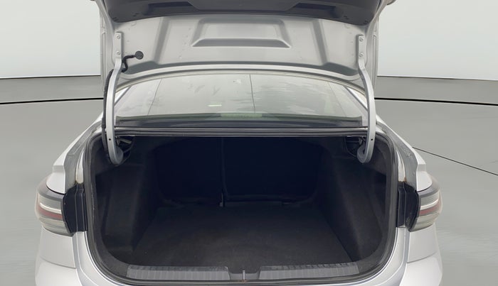 2022 Volkswagen VIRTUS HIGHLINE TSI 1.0 AT, Petrol, Automatic, 42,682 km, Boot Open Zoomed View