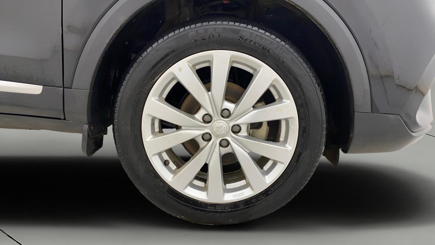 2024 MG ASTOR Shine 1.5 MT (Ivory), Petrol, Manual, 9,144 km, Right Front Wheel