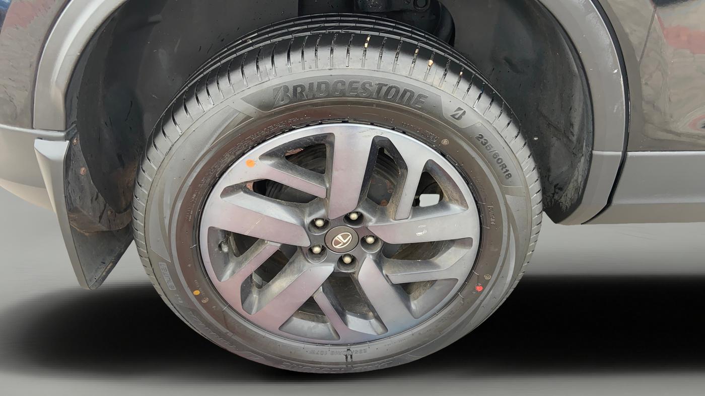 2022 Tata Harrier XZ PLUS 2.0L DARK EDITION, Diesel, Manual, 78,744 km, Right Rear Wheel