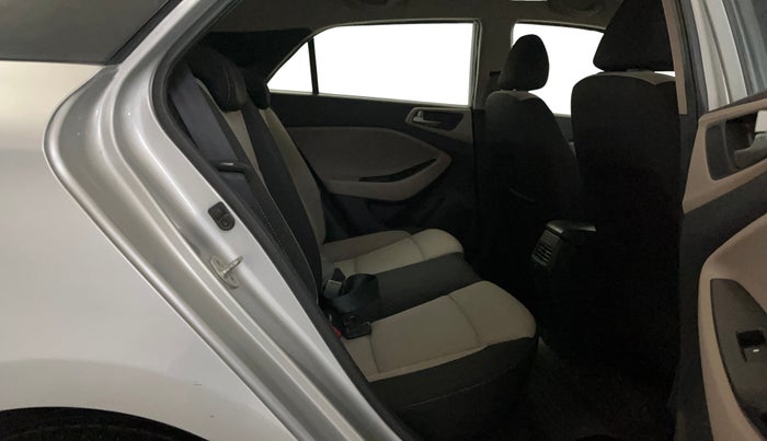 2015 Hyundai Elite i20 ASTA 1.2, CNG, Manual, 43,082 km, Right Side Rear Door Cabin