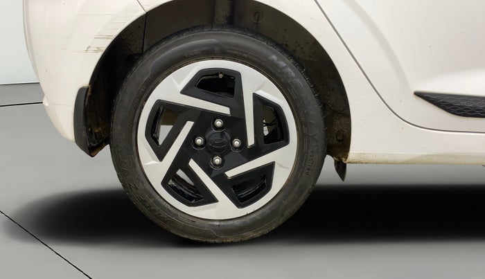 2024 Hyundai GRAND I10 NIOS SPORTZ AMT 1.2 KAPPA VTVT, Petrol, Automatic, 5,127 km, Right Rear Wheel