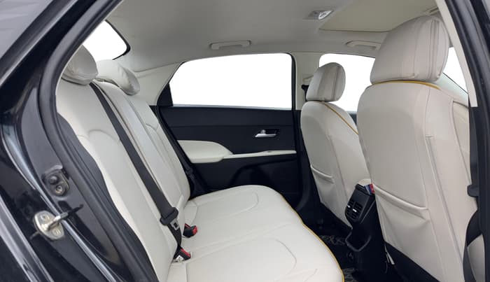 2023 Hyundai Verna SX 1.5 l MPI, Petrol, Manual, 28,619 km, Right Side Rear Door Cabin