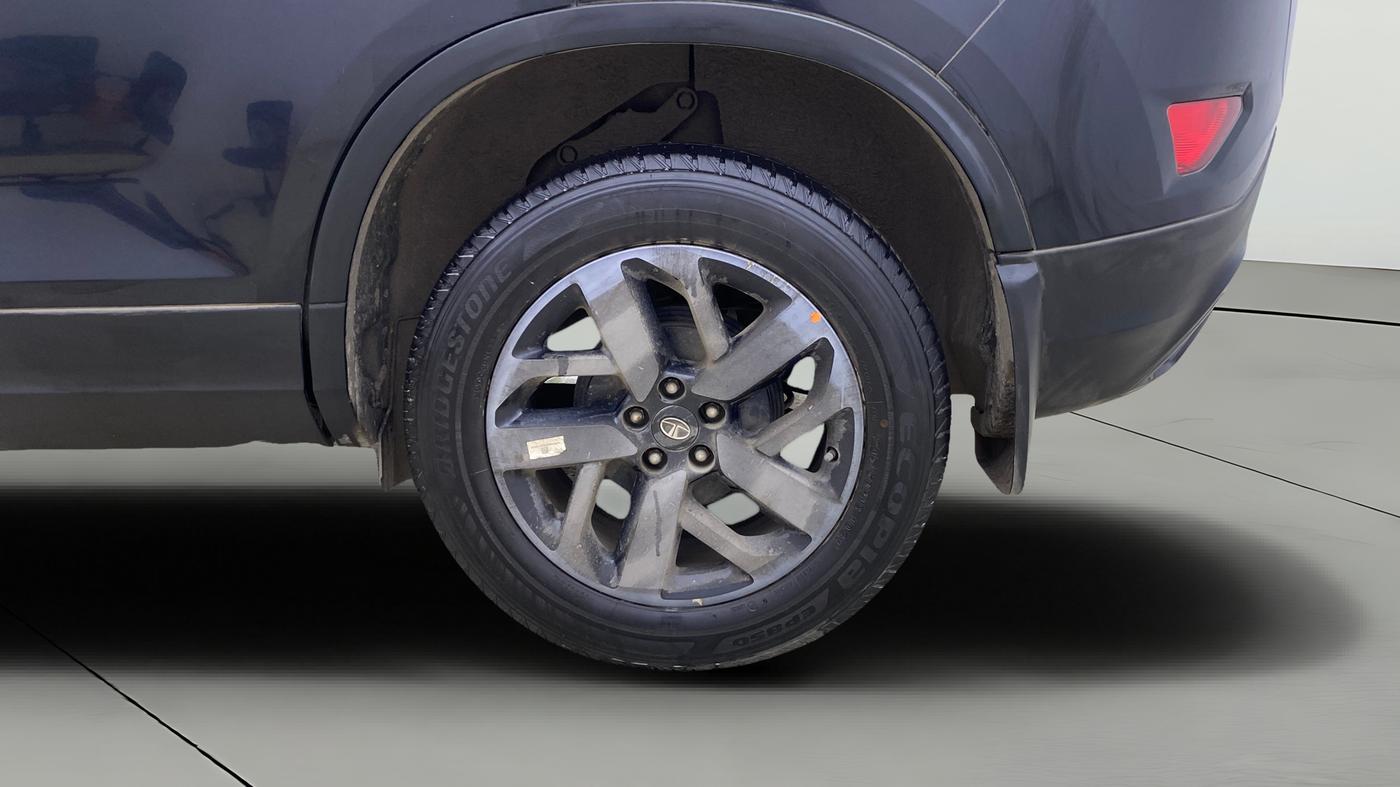 2022 Tata Harrier XZA PLUS 2.0L, Diesel, Automatic, 47,742 km, Left Rear Wheel
