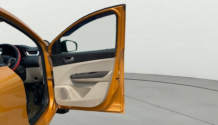 2019 Renault TRIBER RXZ, Petrol, Manual, 55,247 km, RHS Front Door