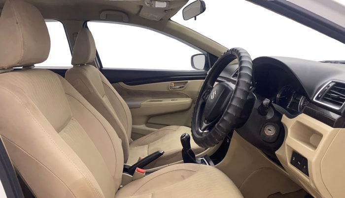 2015 Maruti Ciaz VDI+ SHVS, Diesel, Manual, 1,27,560 km, Right Side Front Door Cabin
