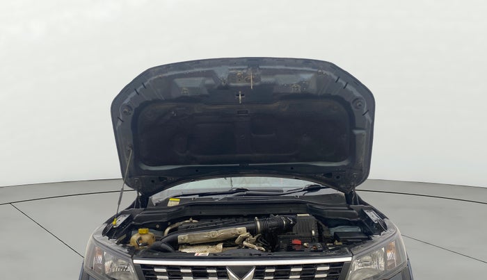 2023 Mahindra XUV300 W6 1.5 DIESEL AMT, Diesel, Automatic, 24,240 km, Open Bonet
