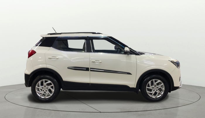 2022 Mahindra XUV300 W8 1.2 PETROL, Petrol, Manual, 36,559 km, Right Side View