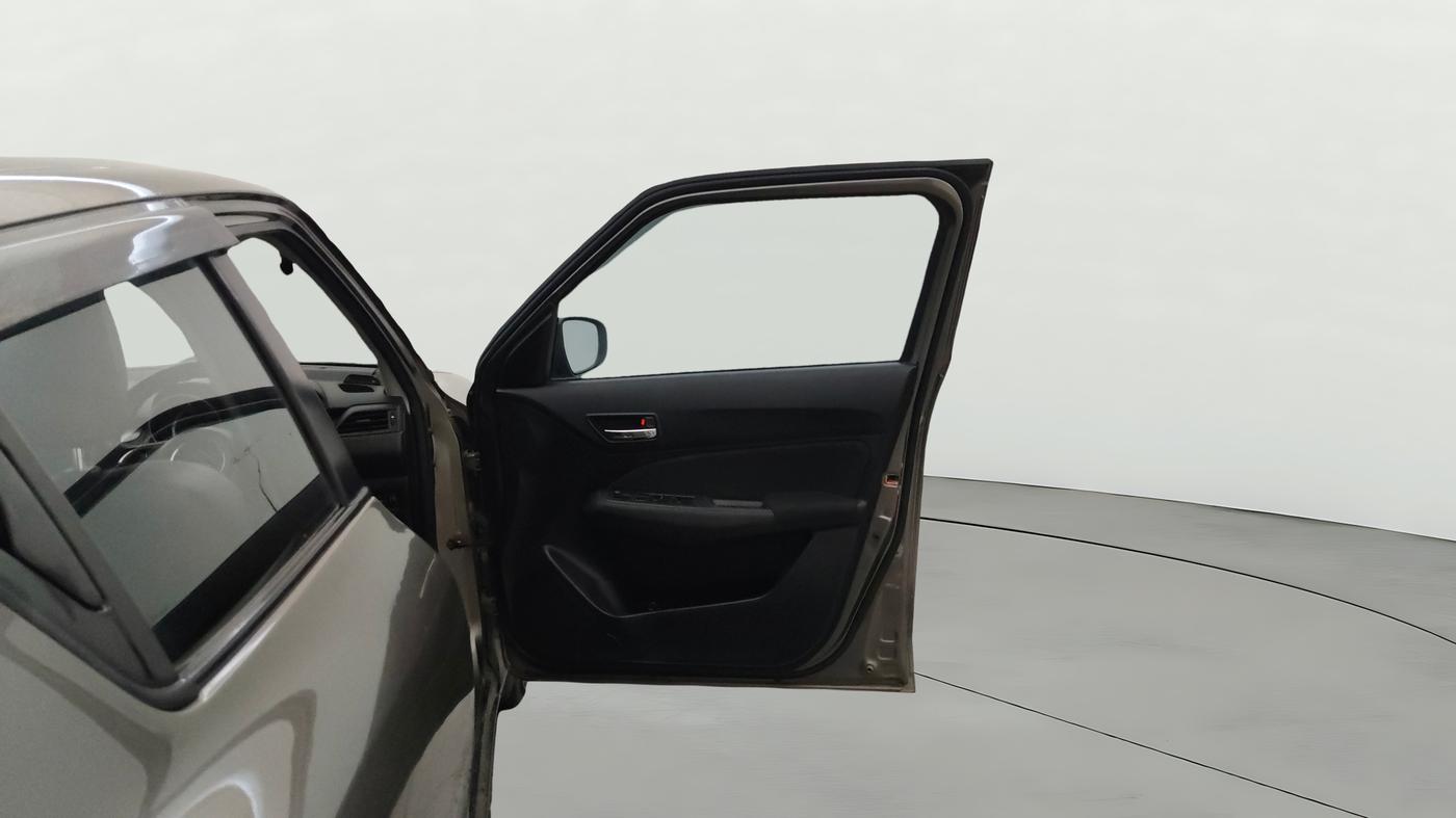 2018 Maruti Swift VXI AMT, Petrol, Automatic, 45,442 km, RHS Front Door