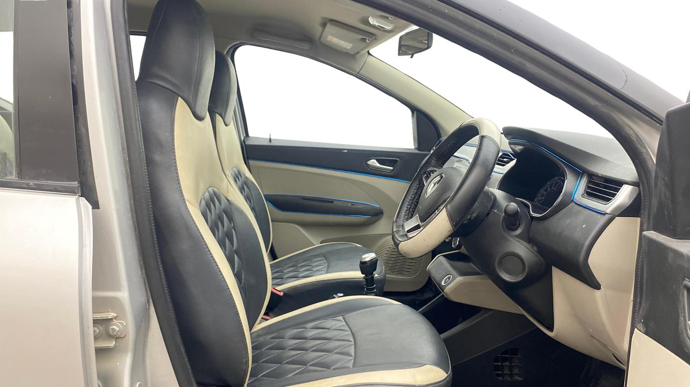 2021 Renault TRIBER RXZ DUAL TONE, Petrol, Manual, 55,760 km, Right Side Front Door Cabin