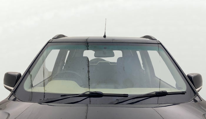 2017 Mahindra TUV300 T8 AMT, Diesel, Automatic, 95,597 km, Front Windshield