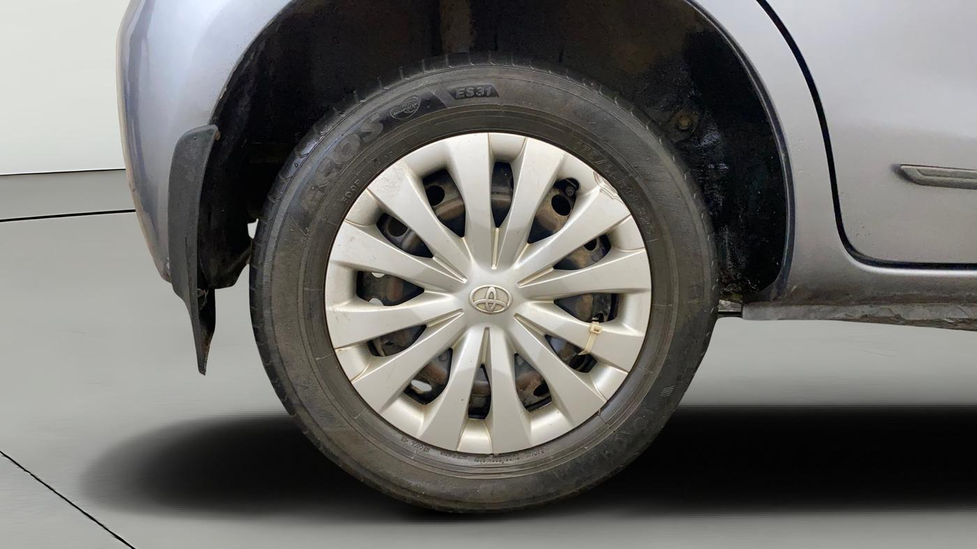 2014 Toyota Etios Liva G, Petrol, Manual, 69,446 km, Right Rear Wheel