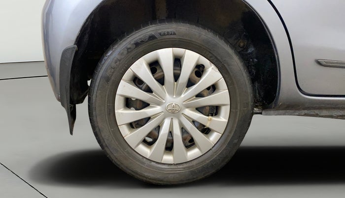 2014 Toyota Etios Liva G, Petrol, Manual, 69,429 km, Right Rear Wheel