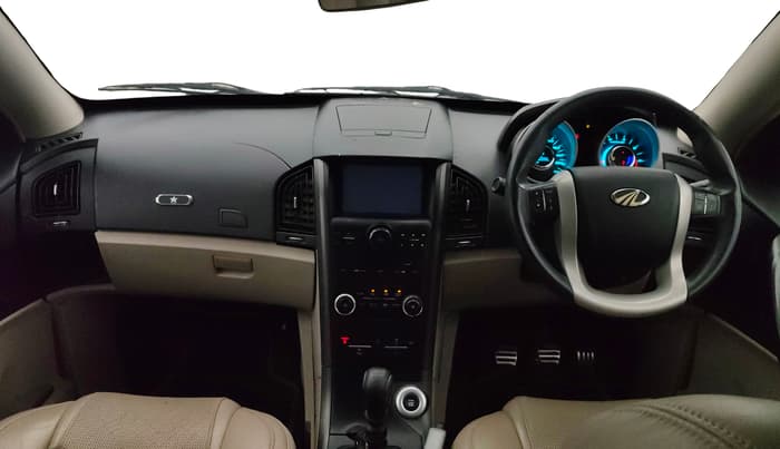 2016 Mahindra XUV500 W10, Diesel, Manual, 1,16,074 km, Dashboard