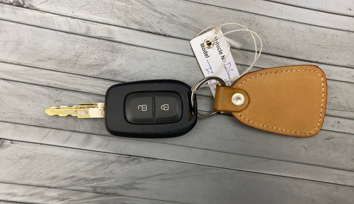 2022 Renault Kwid RXT 1.0 AMT, Petrol, Automatic, 11,416 km, Key Close Up
