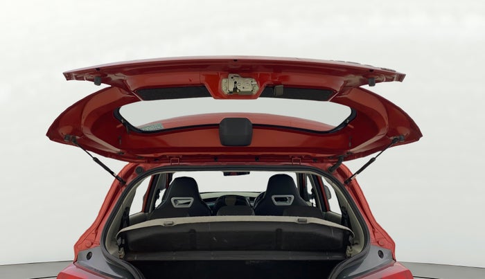 2016 Mahindra Kuv100 K8 6 STR, Petrol, Manual, 38,570 km, Boot Door Open