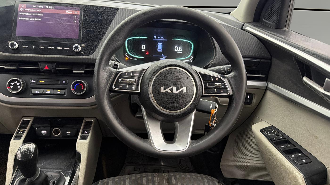 2023 KIA CARENS PRESTIGE 1.5 DIESEL IMT 7 STR, Diesel, Manual, 1,05,054 km, Steering Wheel Close Up