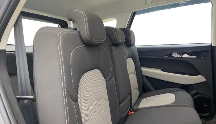 2022 MG HECTOR PLUS SUPER 1.5 PETROL TURBO HYBRID MT 7-STR, Petrol, Manual, 22,736 km, Right Side Rear Door Cabin