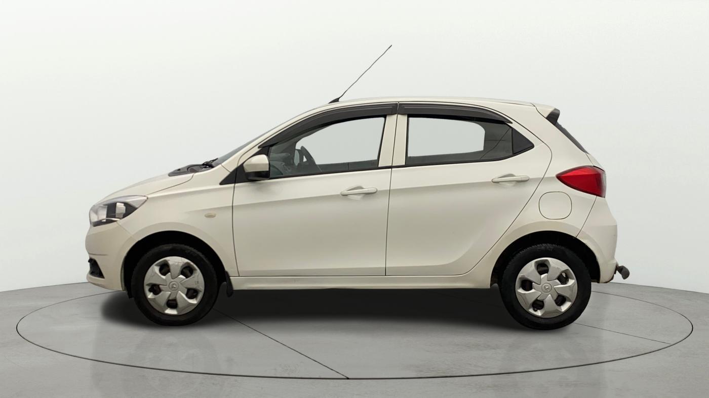 2018 Tata Tiago XT PETROL, Petrol, Manual, 1,41,067 km, Left Side
