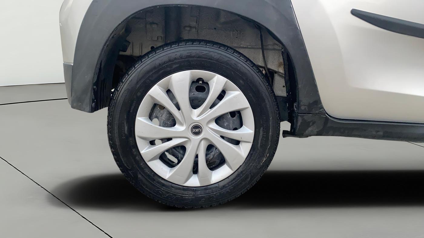 2017 Mahindra KUV 100 NXT K4+ D 6 STR, Diesel, Manual, 50,833 km, Right Rear Wheel