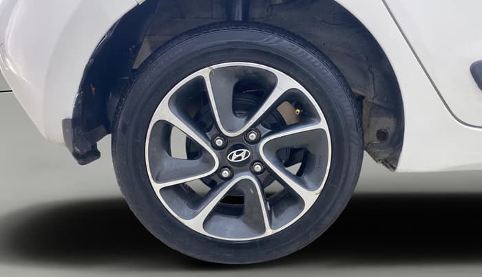 2017 Hyundai Grand i10 SPORTZ (O) AT 1.2 KAPPA VTVT, Petrol, Automatic, 31,831 km, Right Rear Wheel