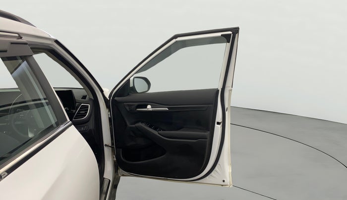 2022 KIA SELTOS HTK PLUS 1.5, Petrol, Manual, 25,551 km, RHS Front Door