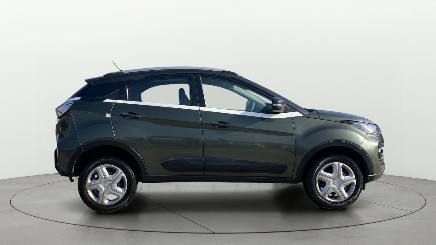 2022 Tata NEXON XM SUNROOF DIESEL, Diesel, Manual, 18,670 km, Right Side View