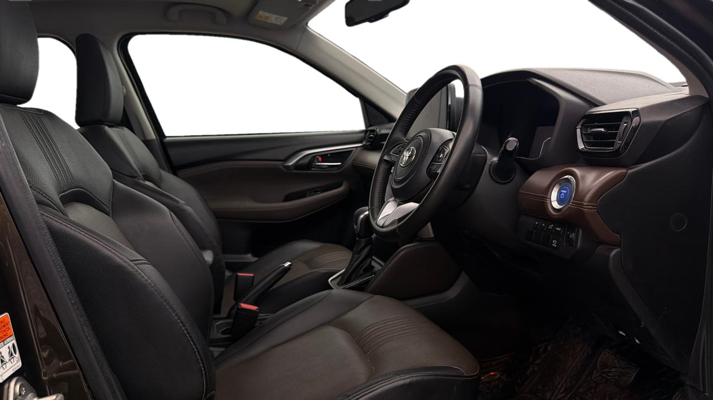 2023 Toyota URBAN CRUISER HYRYDER V HYBRID, Hybrid, Automatic, 58,158 km, Right Side Front Door Cabin