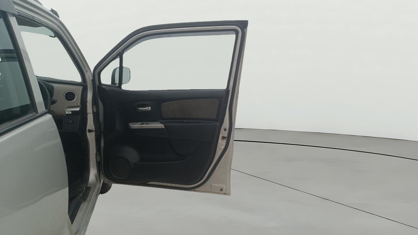 2015 Maruti Wagon R 1.0 LXI, Petrol, Manual, 1,05,123 km, RHS Front Door