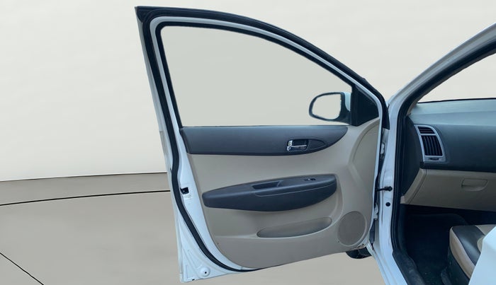 2013 Hyundai i20 SPORTZ 1.2, Petrol, Manual, 35,215 km, LHS Front Door