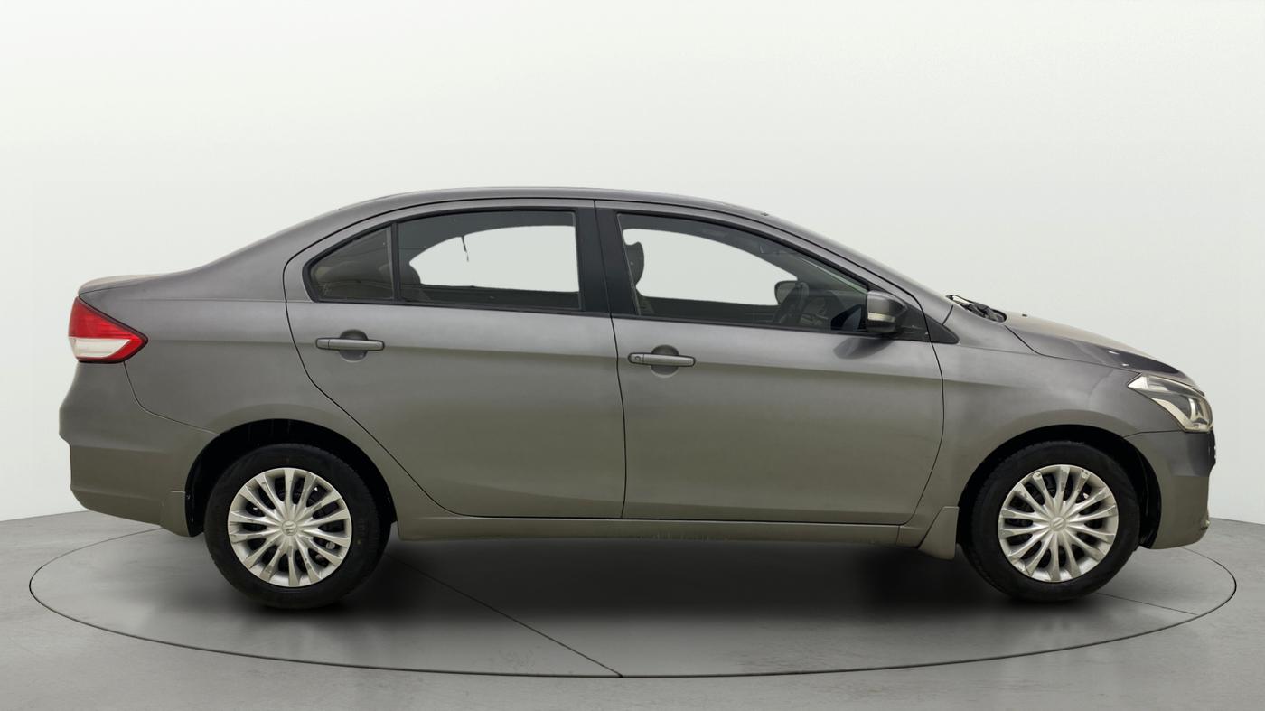 2017 Maruti Ciaz SIGMA DIESEL 1.3, Diesel, Manual, 1,46,842 km, Right Side View
