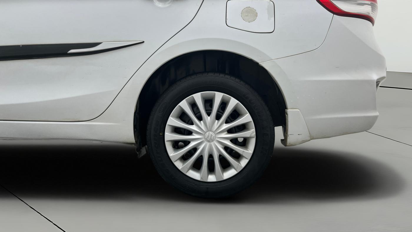 2016 Maruti Ciaz VXI+AT, Petrol, Automatic, 1,05,975 km, Left Rear Wheel