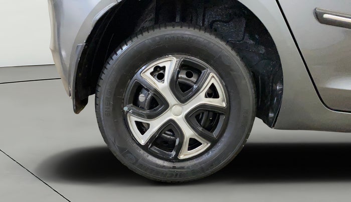 2022 Tata ALTROZ XE PETROL, Petrol, Manual, 51,889 km, Right Rear Wheel