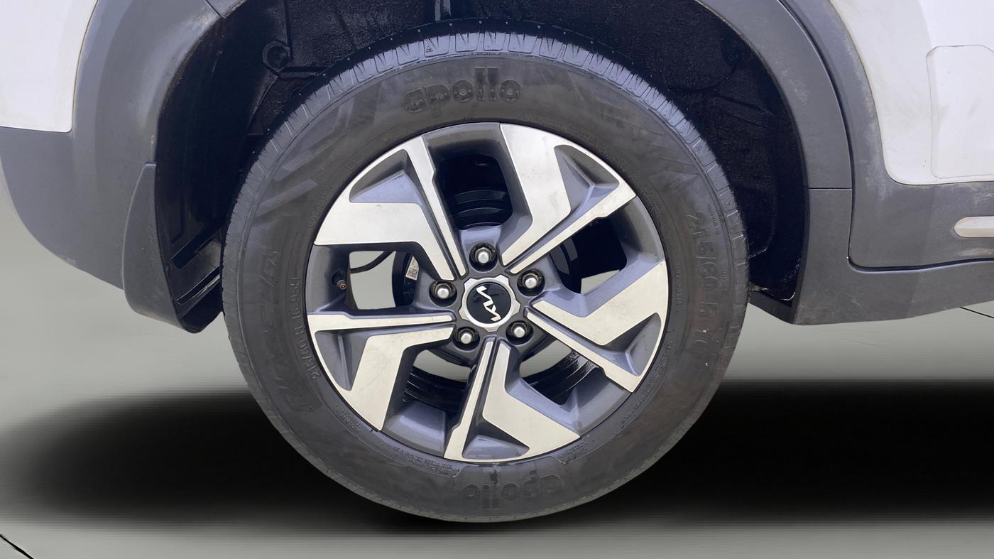 2023 KIA SONET HTX 1.5 AT, Diesel, Automatic, 68,438 km, Right Rear Wheel