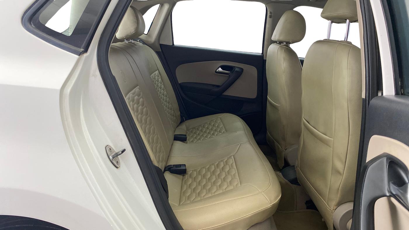 2013 Volkswagen Polo HIGHLINE1.2L, Petrol, Manual, 1,08,550 km, Right Side Rear Door Cabin