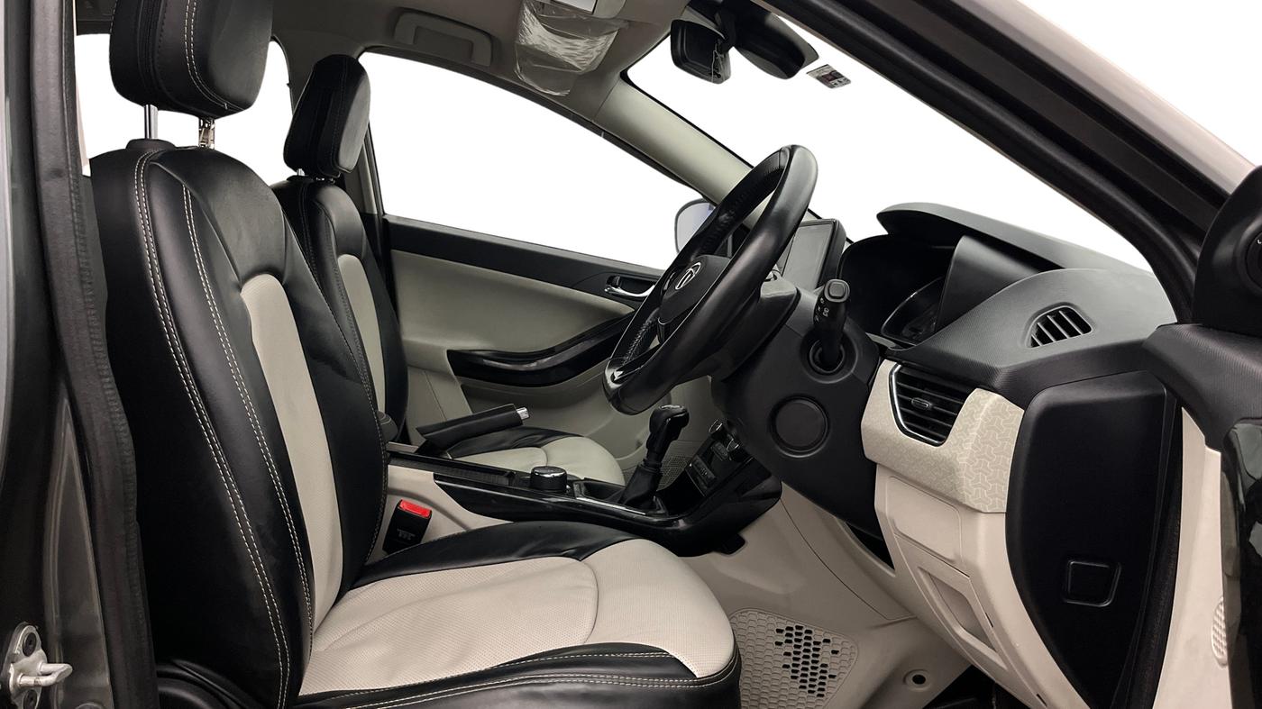 2022 Tata NEXON XZ PLUS (HS) PETROL, Petrol, Manual, 42,992 km, Right Side Front Door Cabin