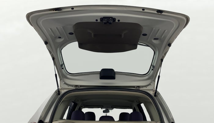 2017 Renault Duster RXL PETROL, Petrol, Manual, 42,528 km, Boot Door Open