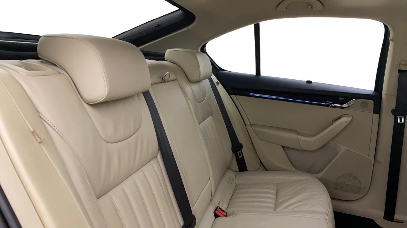 2019 Skoda Octavia L&K 1.8 TSI AT, Petrol, Automatic, 48,040 km, Right Side Rear Door Cabin