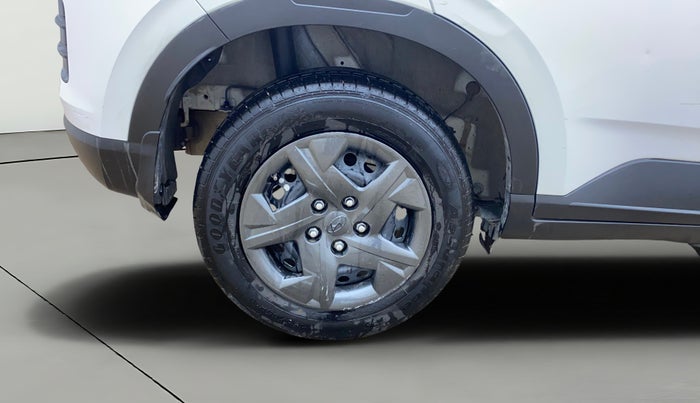 2023 Hyundai VENUE SX 1.2 PETROL, Petrol, Manual, 8,664 km, Right Rear Wheel