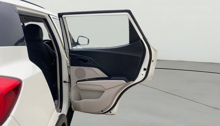 2021 Mahindra XUV300 W4 1.2 PETROL, Petrol, Manual, 26,985 km, RHS Rear Door