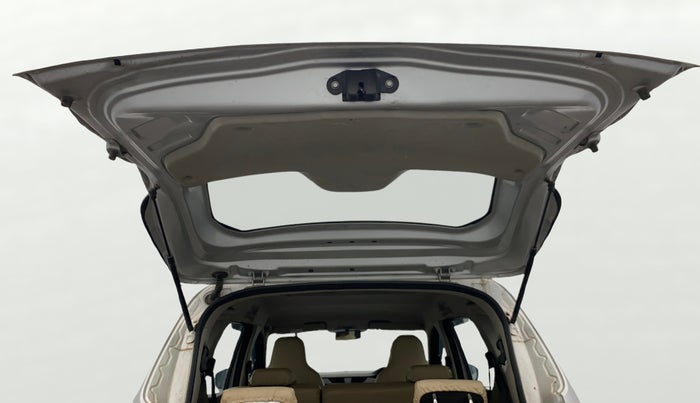 2022 Renault TRIBER RXT, Petrol, Manual, 32,819 km, Boot Door Open